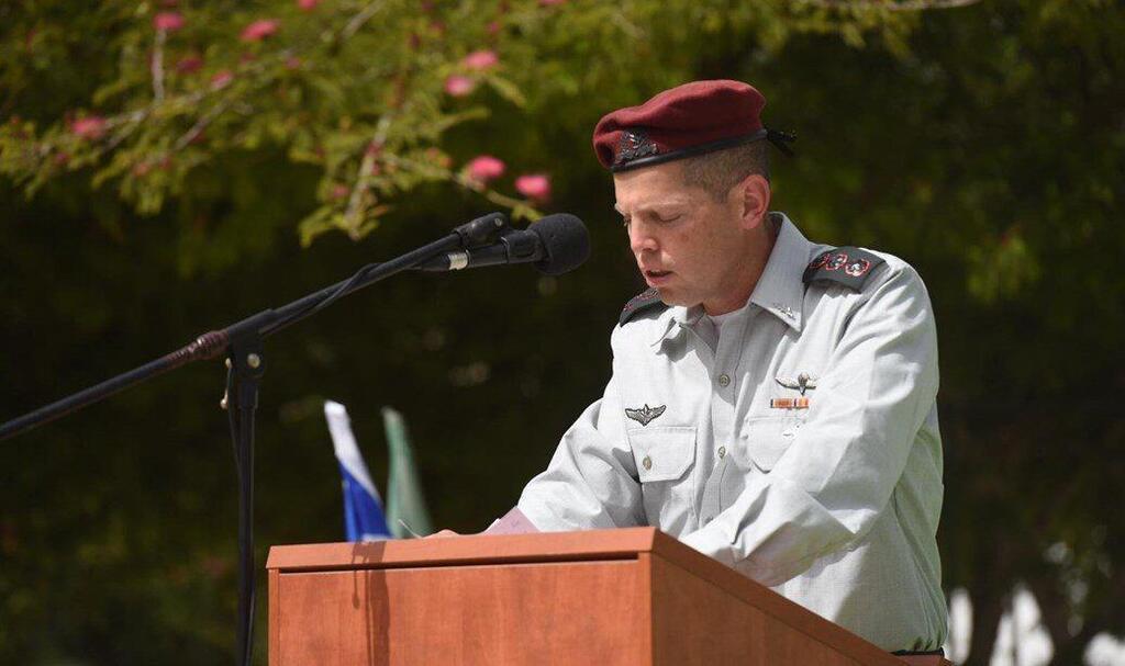 שפט את הלוחמים ל-30 ימי מאסר, ועצר את האימונים לטובת פעילות חינוך. אל"מ ברונר (צילום: דובר צה"ל) אל״ם יואב ברונר