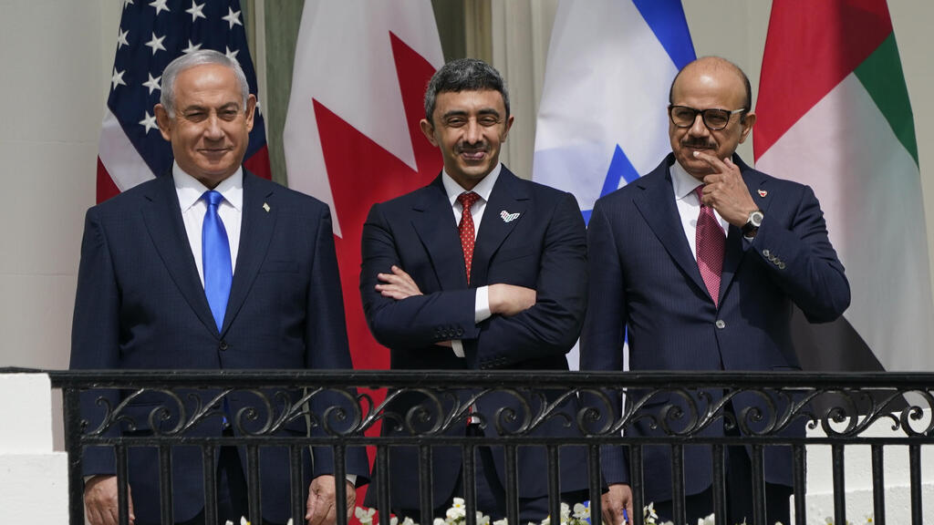 L-R) Israeli Prime Minister Benjamin Netanyahu; Sheikh Abdullah bin Zayed bin Sultan Al Nahyan, Minister of Foreign Affairs and International Cooperation of the United Arab Emirates; and Dr. Abdullatif bin Rashid Alzayani, Minister of Foreign Affairs, Kingdom of Bahrain 