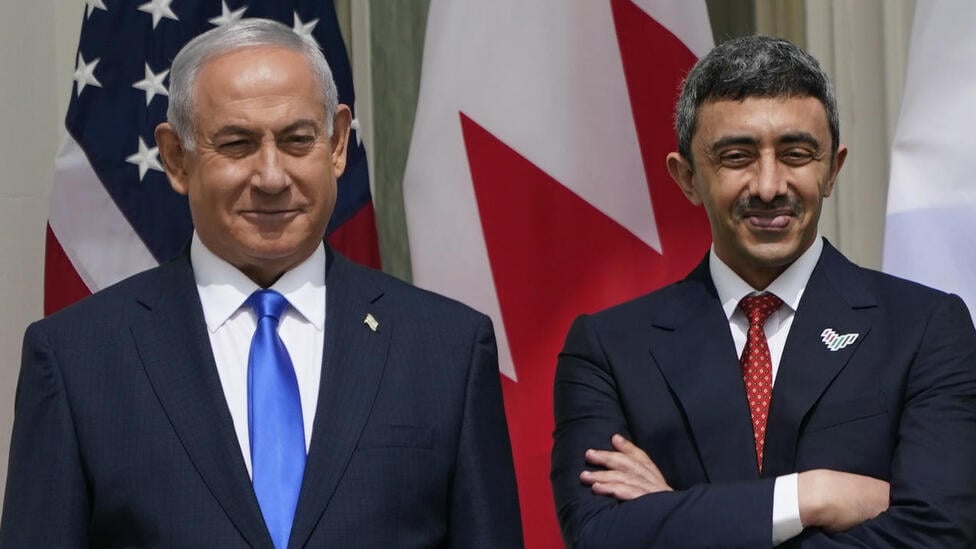 L-R) Israeli Prime Minister Benjamin Netanyahu; Sheikh Abdullah bin Zayed bin Sultan Al Nahyan, Minister of Foreign Affairs and International Cooperation of the United Arab Emirates; and Dr. Abdullatif bin Rashid Alzayani, Minister of Foreign Affairs, Kingdom of Bahrain 