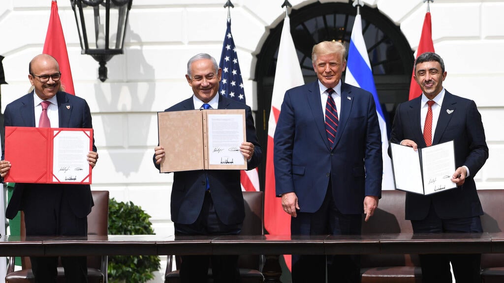 L-R: Bahrain FM Abdullatif al-Zayani, PM Benjamin Netanyahu, U.S. President Donald Trump, and Emirati FM Abdullah bin Zayed Al-Nahyan at the signing of the Abraham Accords at the White House (Photo: AFP) L-R: Bahrain FM Abdullatif al-Zayani, PM Benjamin Netanyahu, U.S. President Donald Trump, and Emirati FM Abdullah bin Zayed Al-Nahyan at the signing of the Abraham Accords at the White House