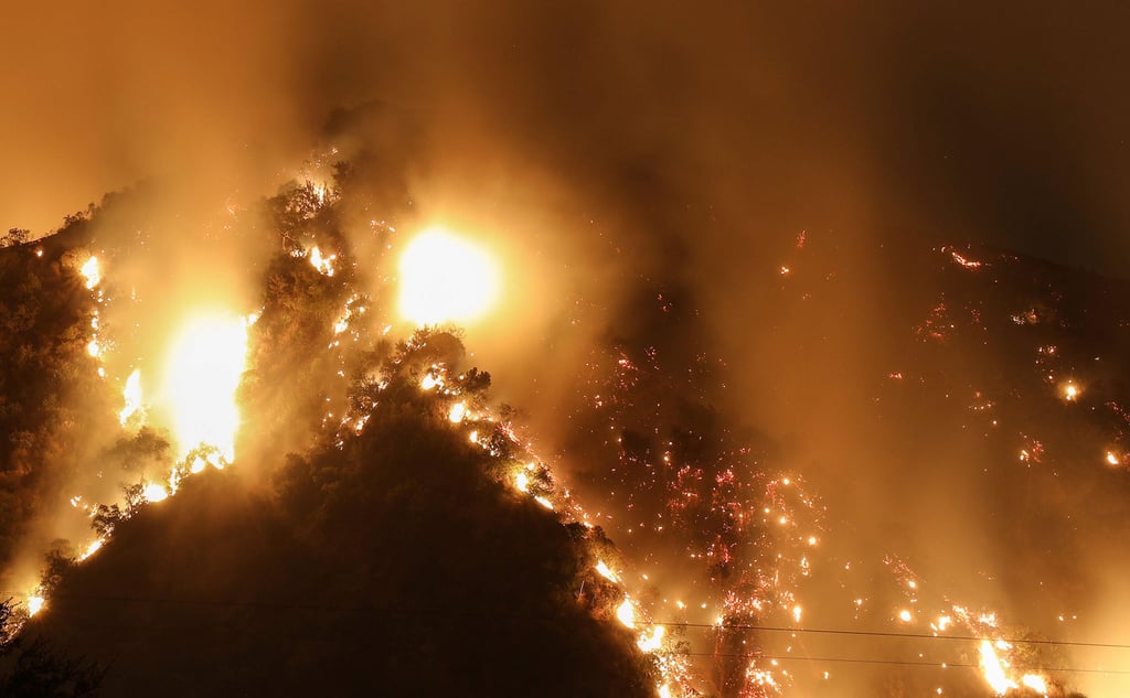 שריפת יער בקליפורניה, לפני כחודשיים (צילום:AFP) אש עשן שריפה שריפות יער קליפורניה ארה"ב