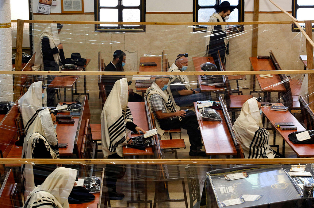 בית כנסת ברחובות. "חלק ממתווה היציאה" (צילום: AFP) בית כנסת ברחובות