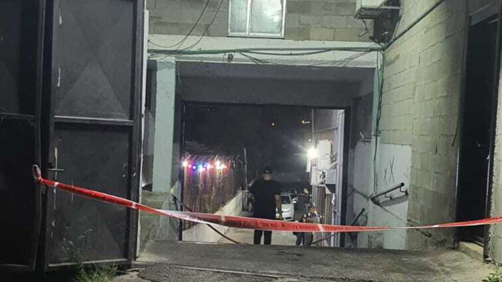 זירת ברצח בנצרת (צילום: דוברות המשטרה) זירת הירי בנצרת