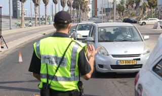 מחסום בחוף פרישמן תל אביב
