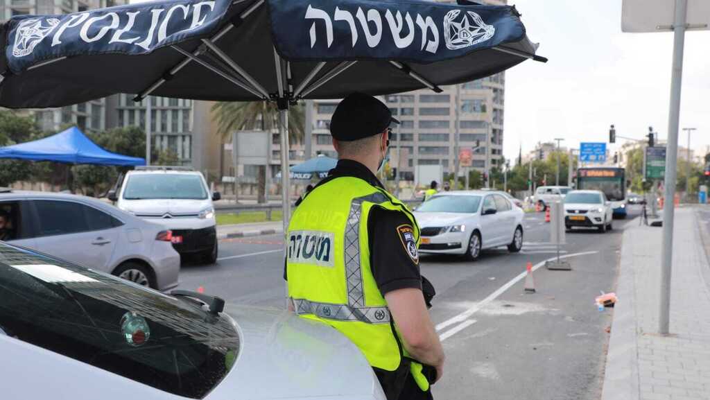 מחסום בדרך ההלכה בתל אביב. ארכיון (צילום: דנה קופל) מחסום בכביש ההלכה בת"א