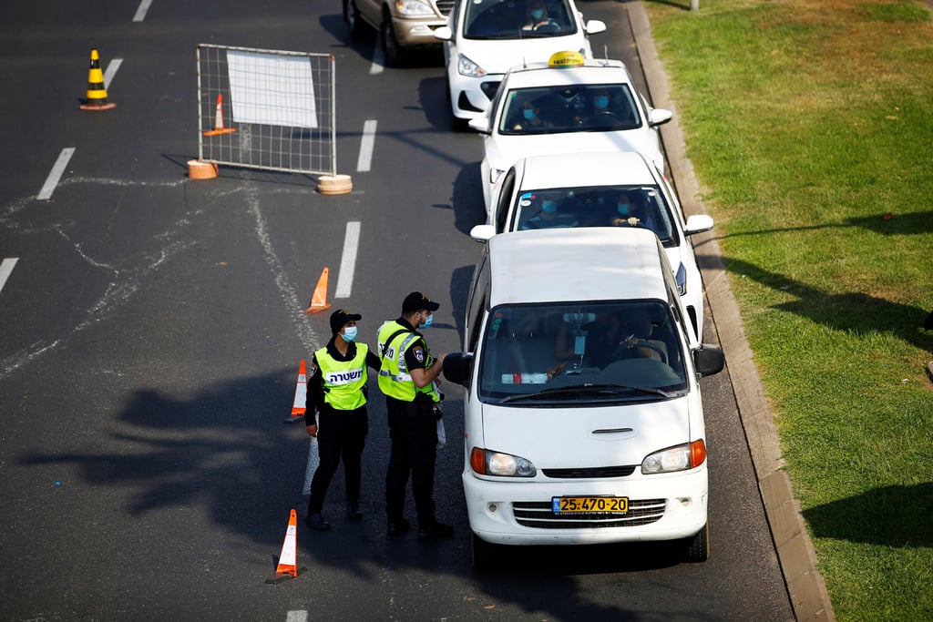 מחסום בתל אביב (צילום: רויטרס) מחסומים בתל אביב