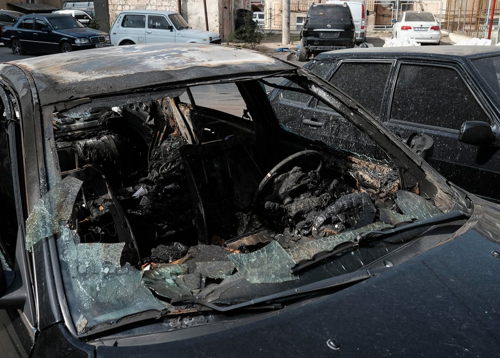 ארמניה מכונית שהופצצה ב אזרבייג'ן קרבות נגורנו קרבאך