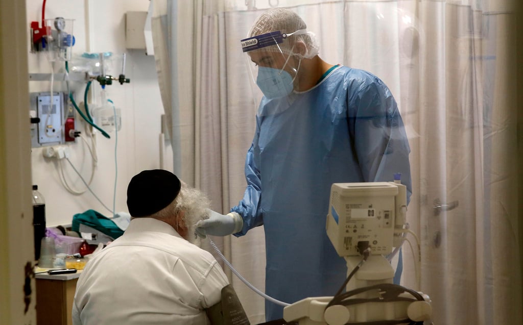 מחלקת קורונה בהדסה עין כרם (צילום: AFP) מחלקת קורונה בהדסה עין כרם ירושלים