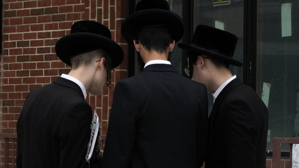 Orthodox Jews are seen in a Brooklyn neighborhood on September 29,2020 in New York  