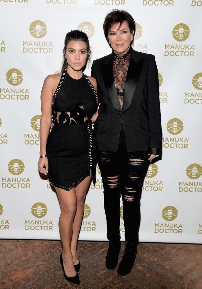 תחת מתקפה. קריס ג'נר וקורטני קרדשיאן (צילום: Gettyimages) תחת מתקפה. קריס ג'נר וקורטני קרדשיאן