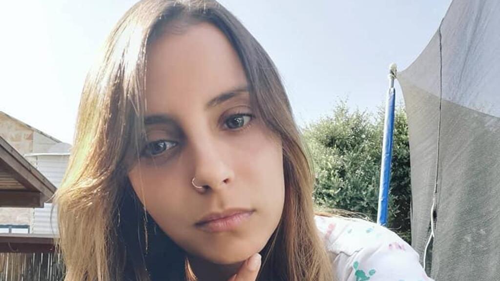 רות יהודה. "אמא קרסה בפתאומיות, לא יכולנו ללוות אותה" רות יהודה אשר הוריה חולים בקורונה ואביה עדיין מאושפז בבית החולים