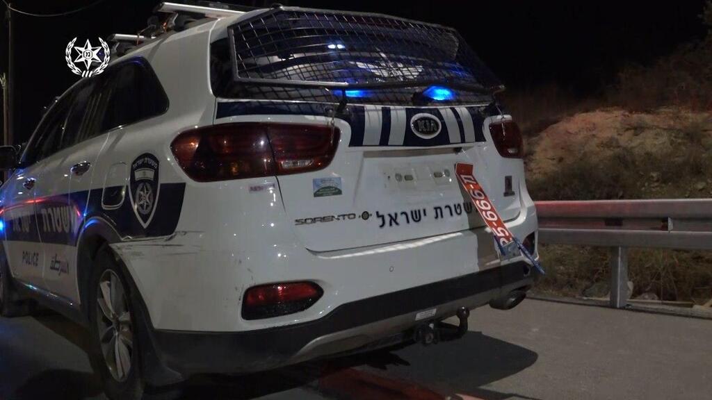 ניידות הושחתו ומאות התעמתו עם שוטרים. מודיעין עילית, הלילה (צילום: דוברות המשטרה ) עימותים הלילה בין שוטרים לקבוצות חרדיות במודיעין עילית