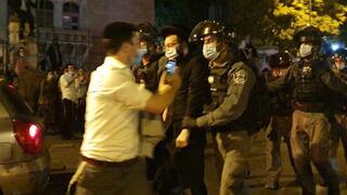 עימותים הלילה בין שוטרים לקבוצות של חרדים במאה שערים