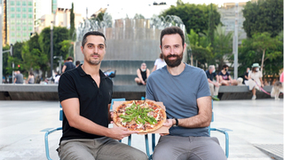 תמונת אייל גאון (מימין) ואלון חן