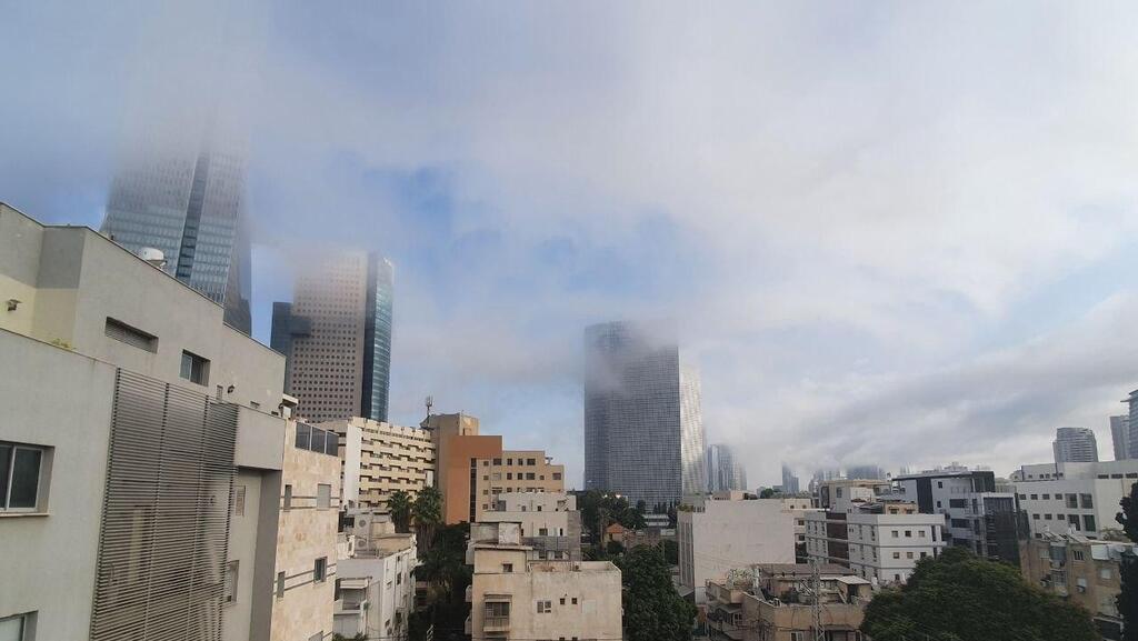 תל אביב, הבוקר עננים נמוכים בתל אביב