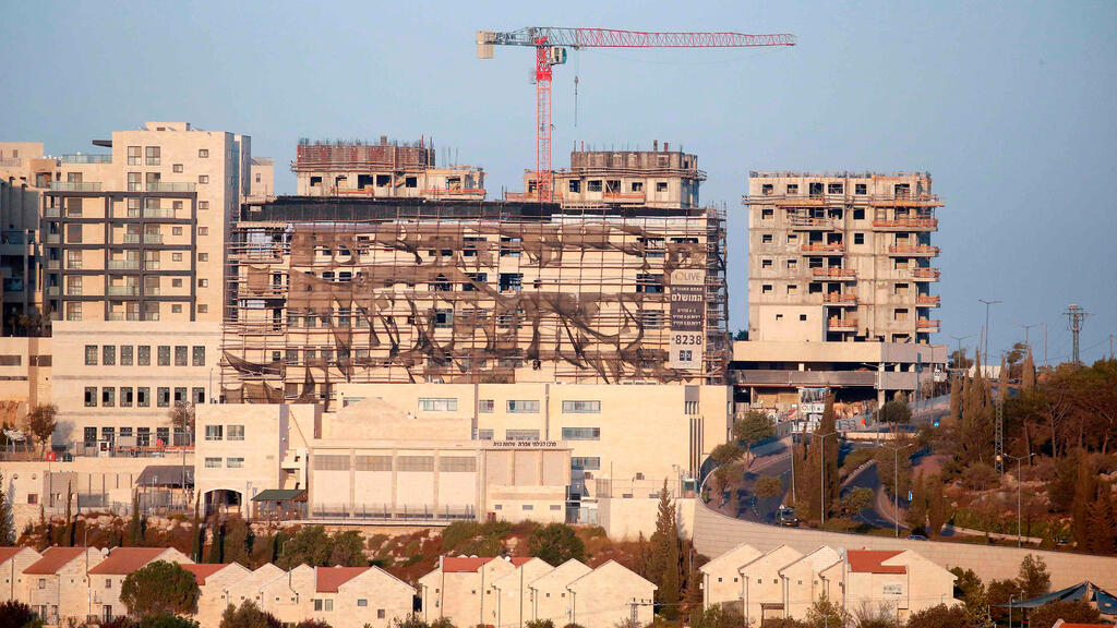 בנייה באפרת, ליד בית לחם (צילום: AFP) בנייה ב התנחלות אפרת ליד בית לחם