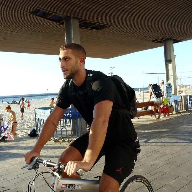 סע לאט גבר (צילום: אמיר מאירי) סע לאט גבר