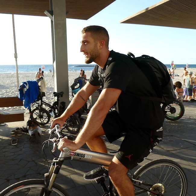 בלוק ספורטיבי. בן זיני (צילום: אמיר מאירי) בלוק ספורטיבי. בן זיני
