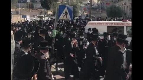 חסידי בעלז בהלוויה בירושלים
