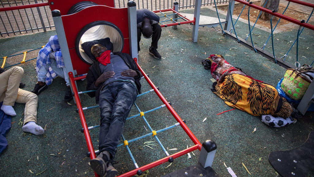 Asylum seekers in Tel Aviv (Photo: AP) Asylum seekers in Tel Aviv