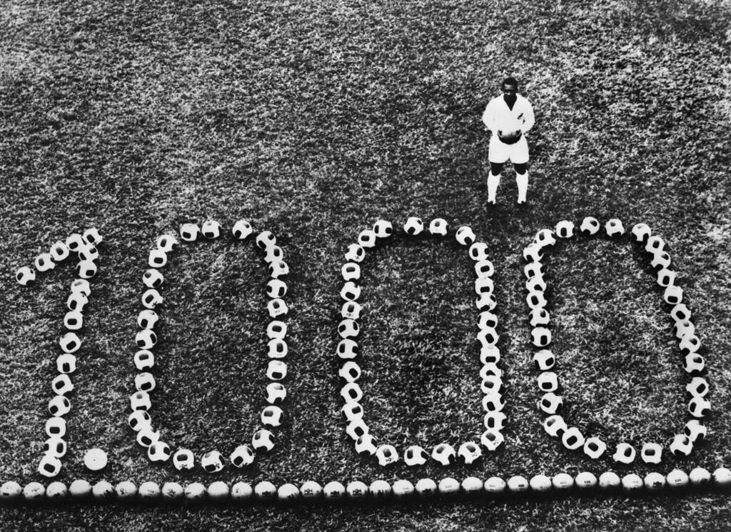 פלה חוגג את השער ה-1,000 בקריירה (צילום: getty images) פלה חוגג את השער ה-1,000 בקריירה