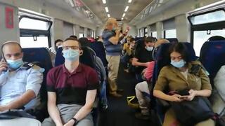 צפו בצפיפות הגדולה ברכבת