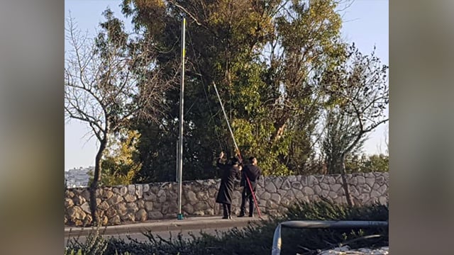 הצבת עמודי עירוב בירושלים