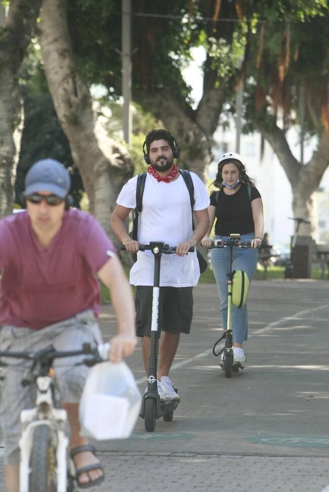 במורד השדרה. אושרי כהן