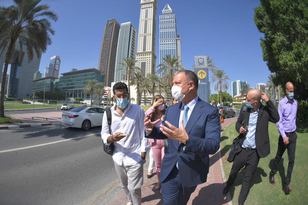Erel Margalit, founder and chairman of Jerusalem Venture Partners (JVP), visits with members of Israeli high-tech delegation the Dubai Financial Market