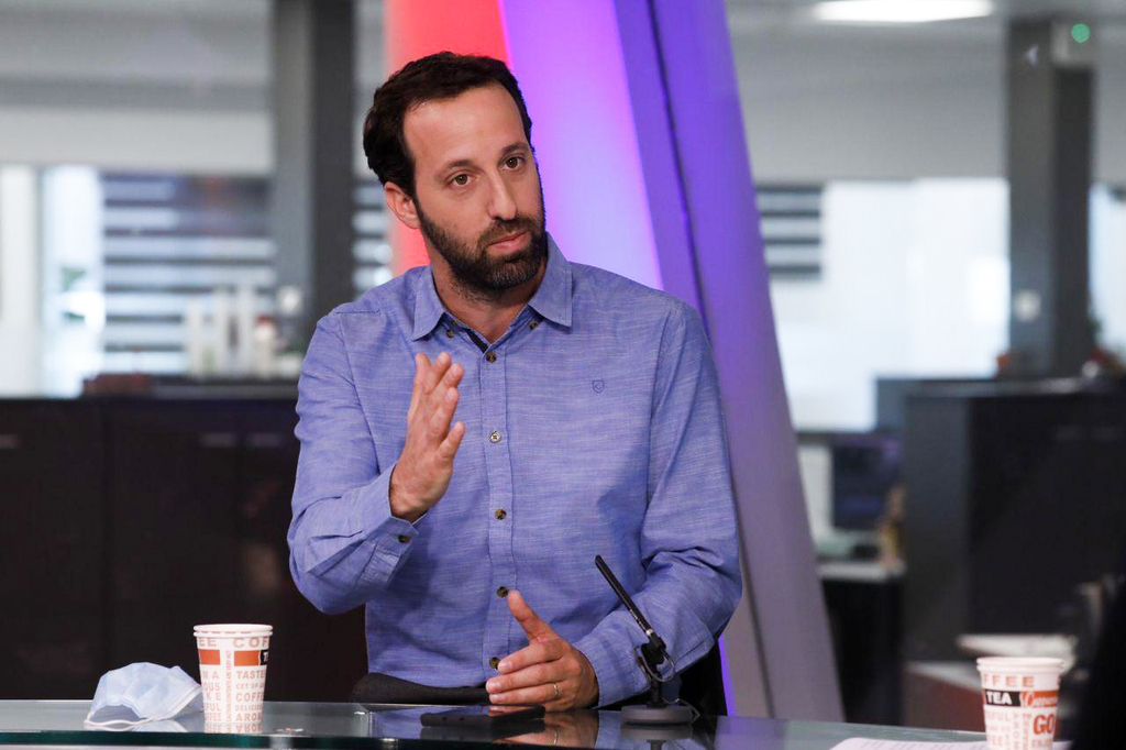 רם שפע באולפן ynet (צילום: שאול גולן) רם שפע באולפן ynet