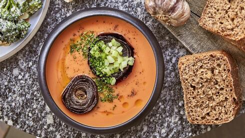 A refreshing twist: Tomato meets peach in gazpacho delight