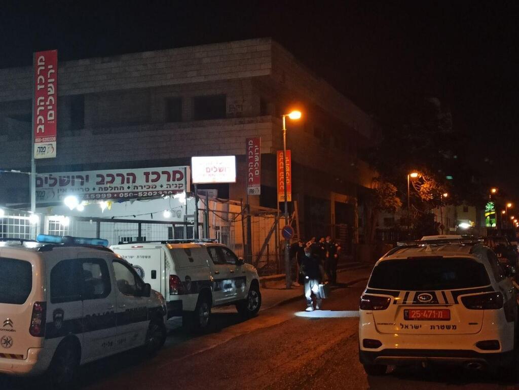 כוחות המשטרה בזירת הרצח (צילום: חיים גולדיטש) חשד לרצח בשכונת תלפיות בירושלים