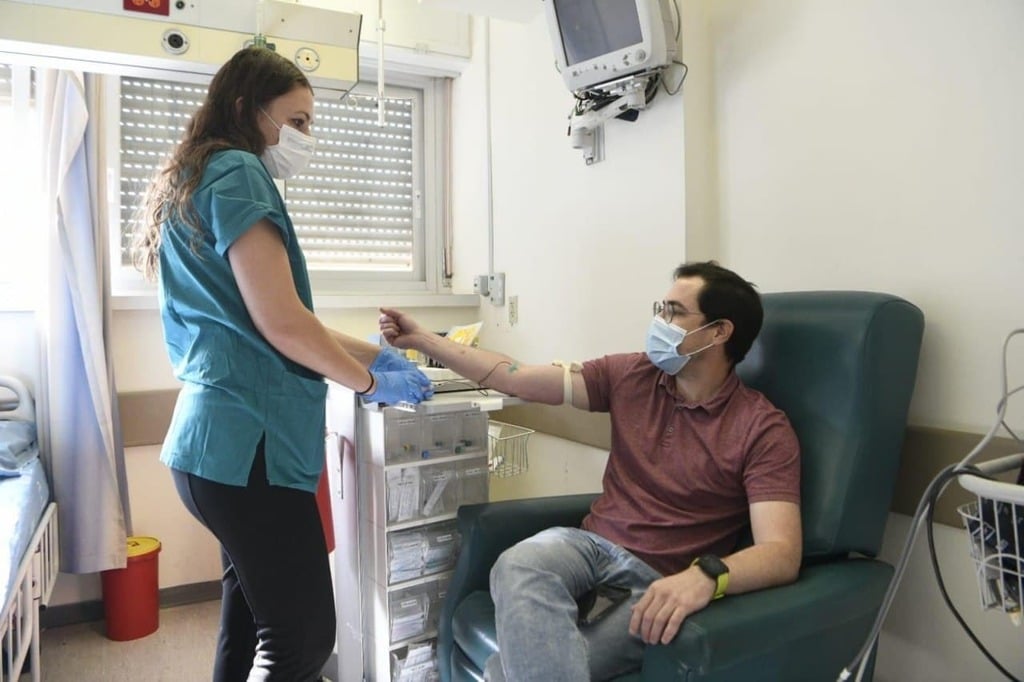 ענר אוטולנגי, אחד הנסיינים, בבדיקות בהדסה (צילום: דוברות הדסה ) ענר אוטולנגי