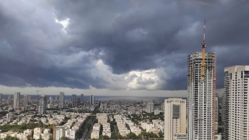מזג אוויר חורפי בתל אביב