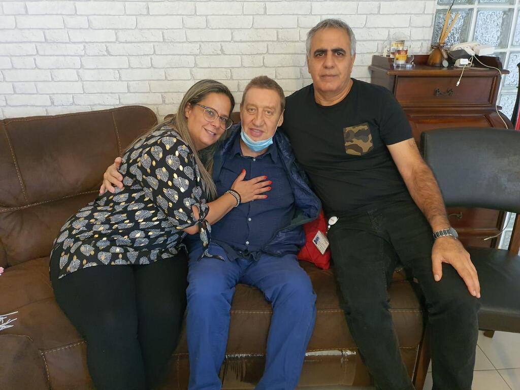 הוריו של רועי אברהם ומיכאל חורין שקיבל את ליבו (צילום פרטי) הוריו של רועי אברהם ומיכאל חורין שקיבל את ליבו