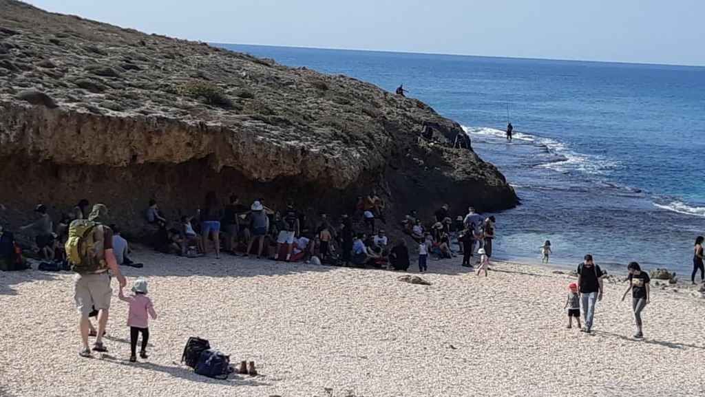 רבים הגיעו לחופים בהם חוף הבונים (צילום: מתן כרמל, רט"ג) חוף הבונים