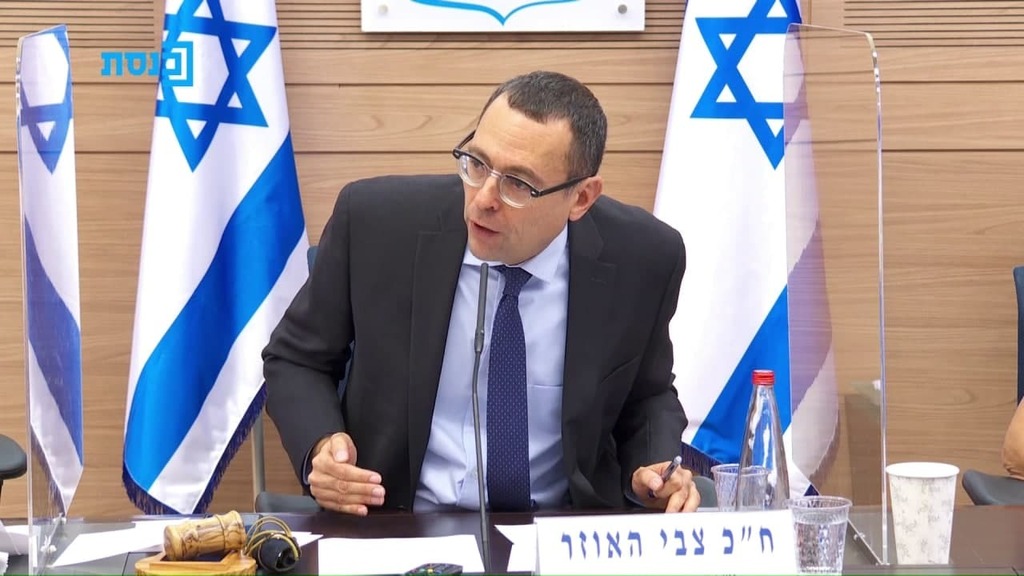 לא שותף במשא ומתן וביקש דחייה. האוזר (צילום: ערוץ כנסת) צבי האוזר
