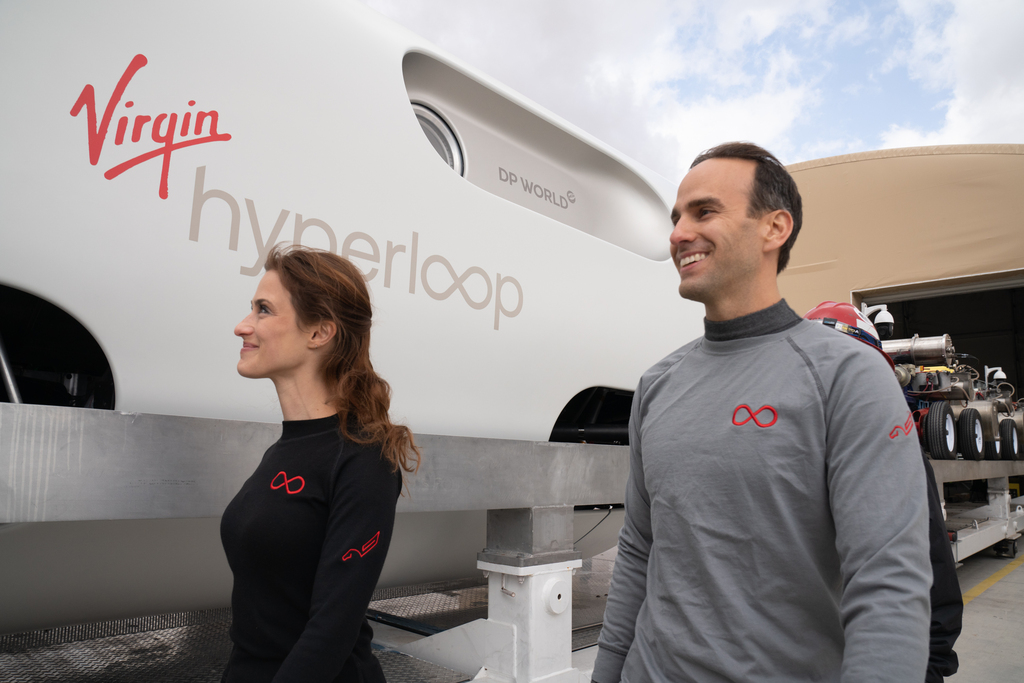 ההתרגשות בשיאה (צילום: Virgin Hyperloop) וירג'ין הייפרלופ