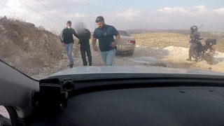 תיעוד: המשטרה במרדף אחרי נהג בלי רישיון עם סמים