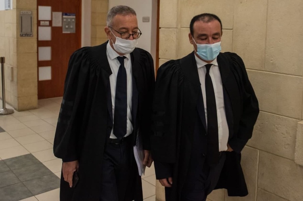 Netanyahu's attorneys Boaz Ben Zur and Jacques Chen (Photo: Shalev Shalom) עורכי הדין בועז בן צור וז'ק חן