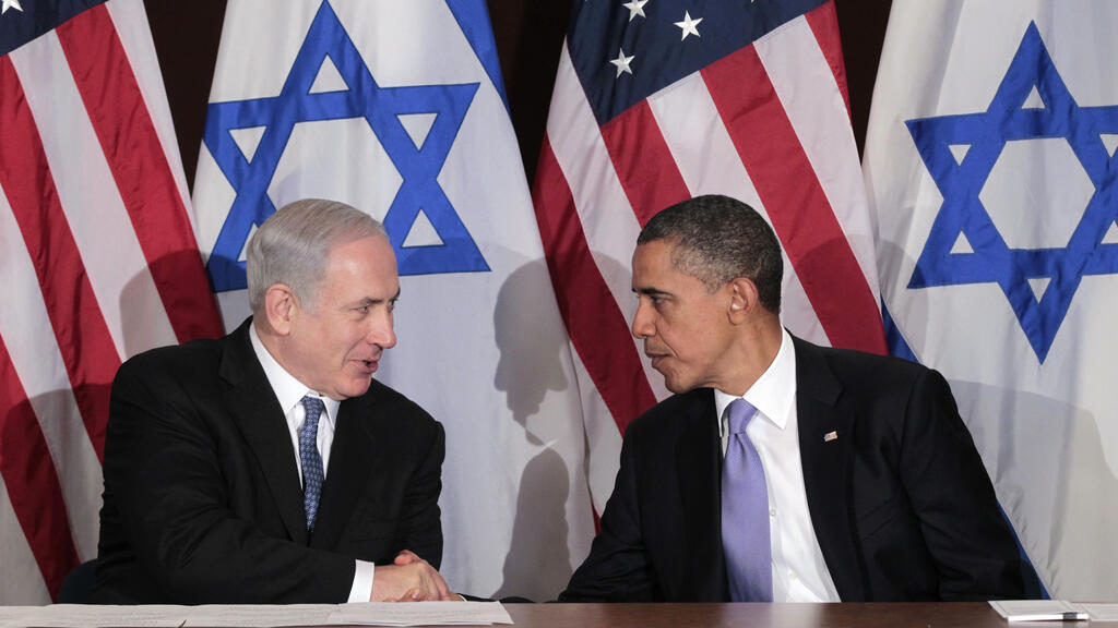 אובמה ונתניהו. "הוא הזרים כספים לאופוזיציה כדי שביבי לא ייבחר" (צילום: ap) בנימין נתניהו וברק אובמה