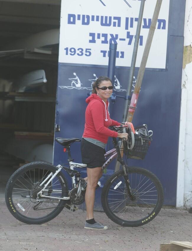 היוש! שלי יחימוביץ' מגיעה לאימון חתירה