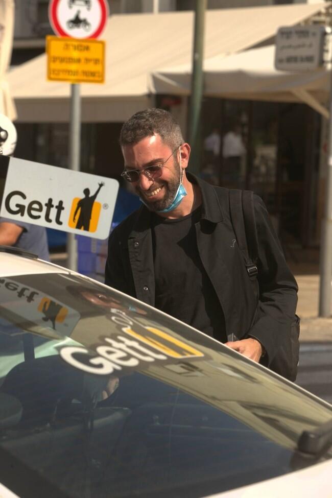ביוש, נסיעה טובה! (צילום: מוטי לבטון) ביוש, נסיעה טובה!