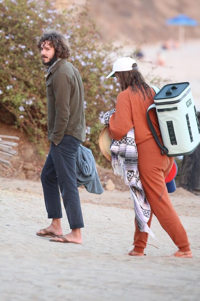 "לקחת הכל?" (צילום: Backgrid) "לקחת הכל?"
