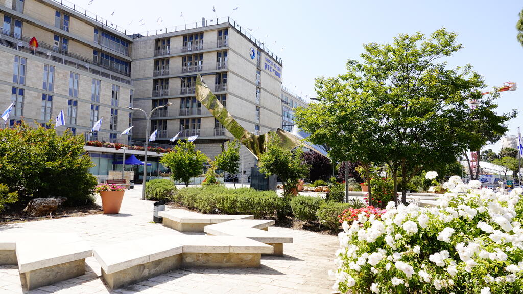 "הדוח משקף רק תחום אחד שהוא חלק מפעילות רחבה של מניעת זיהומים". שערי צדק ביה"ח שערי צדק