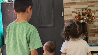 האחרים שהוצאו מהבית