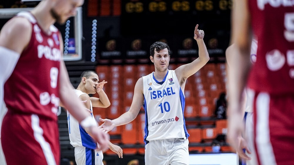 "עשינו את זה בגדול". פניני (צילום: FIBA PHOTO) גיא פניני