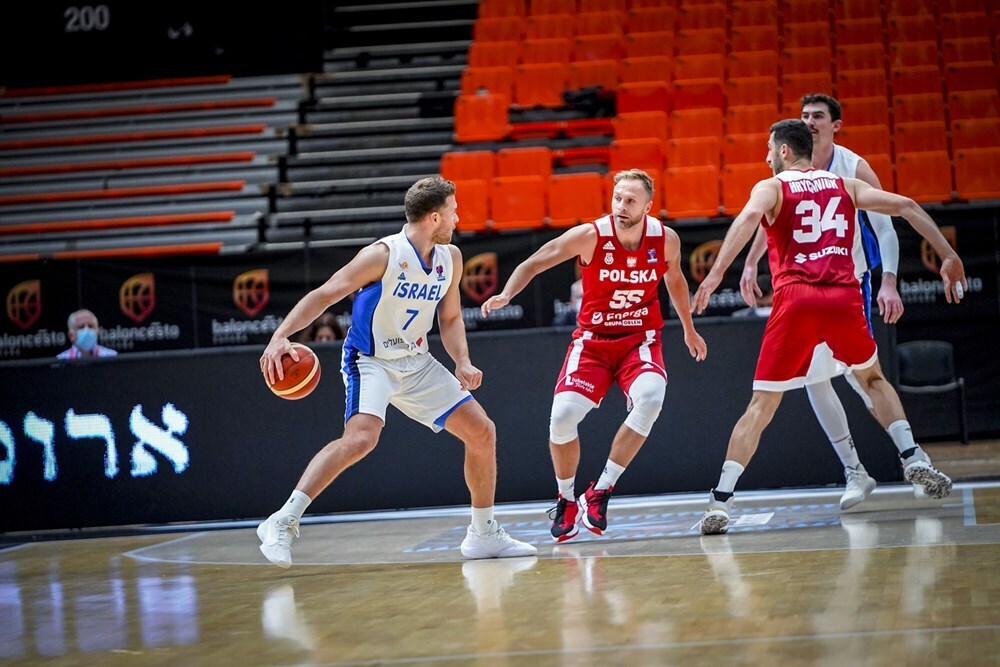 "אנחנו צוות". מקל (צילום: FIBA PHOTO) גל מקל