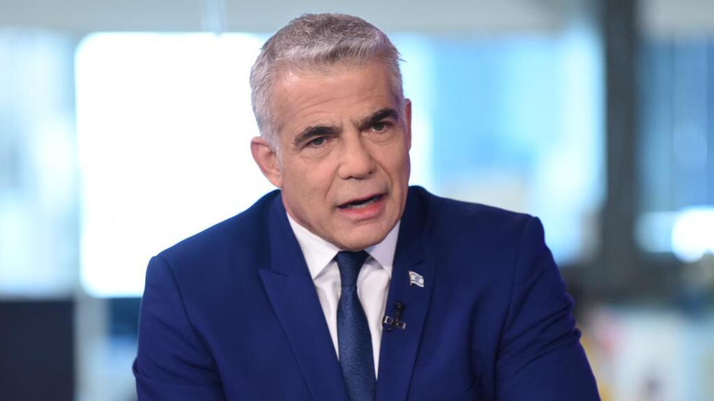יאיר לפיד באולפן ynet (צילום: קובי קואנקס) יאיר לפיד באולפן ynet