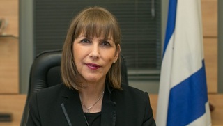 לימור לבנת
